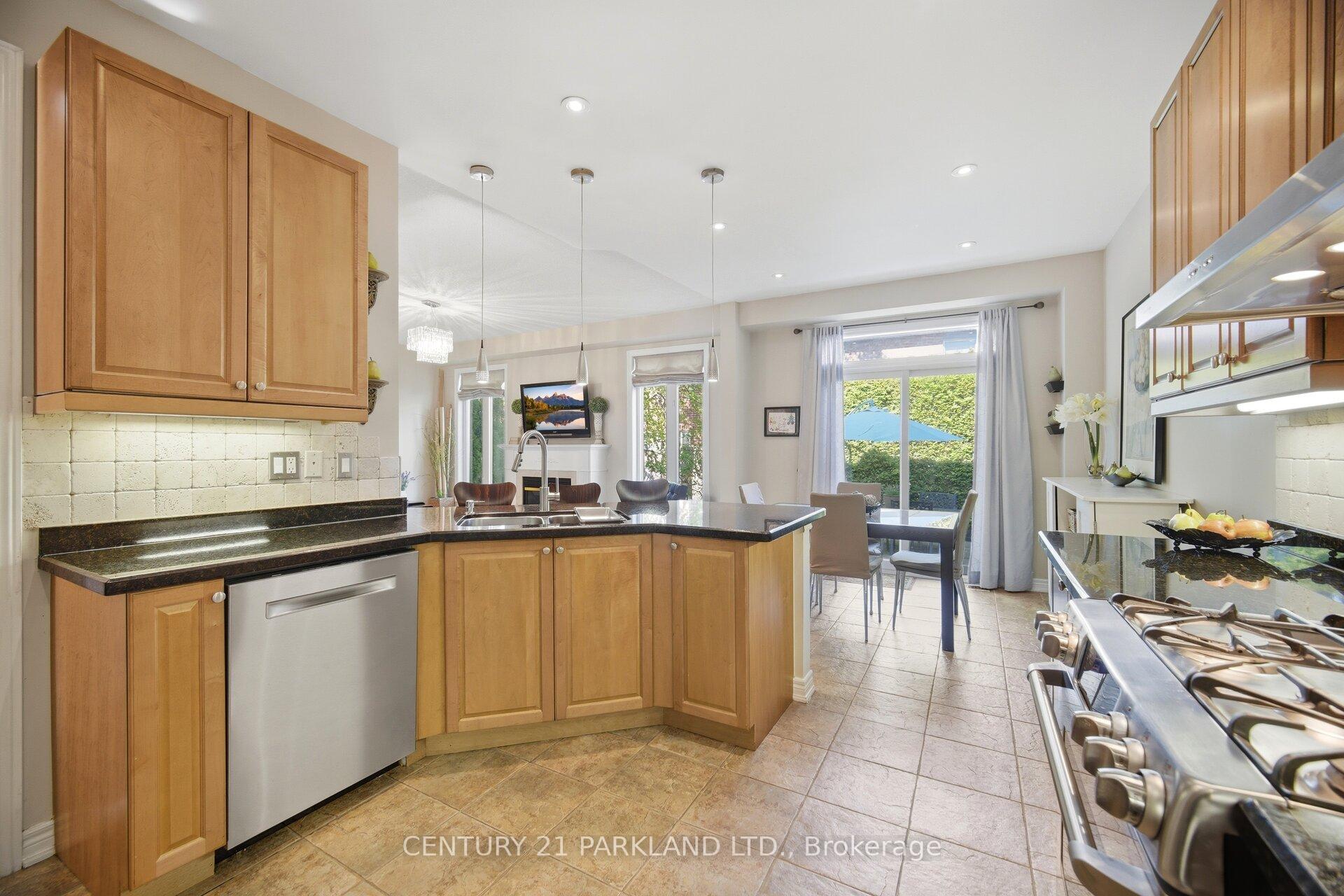 Photo 10 of 148 Vellore Avenue, Vaughan, Vellore Village — HOMEH