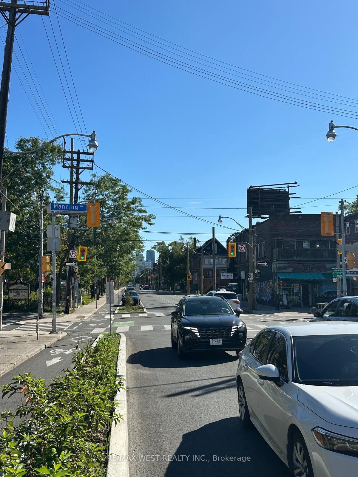 Photo 3 of Unit Second Floor Apt #1, 290 Harbord Street, Toronto, Palmerston-Little Italy — HOMEH
