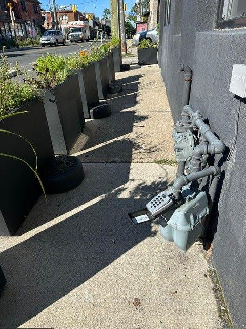 Photo 6 of Unit Second Floor Apt #1, 290 Harbord Street, Toronto, Palmerston-Little Italy — HOMEH