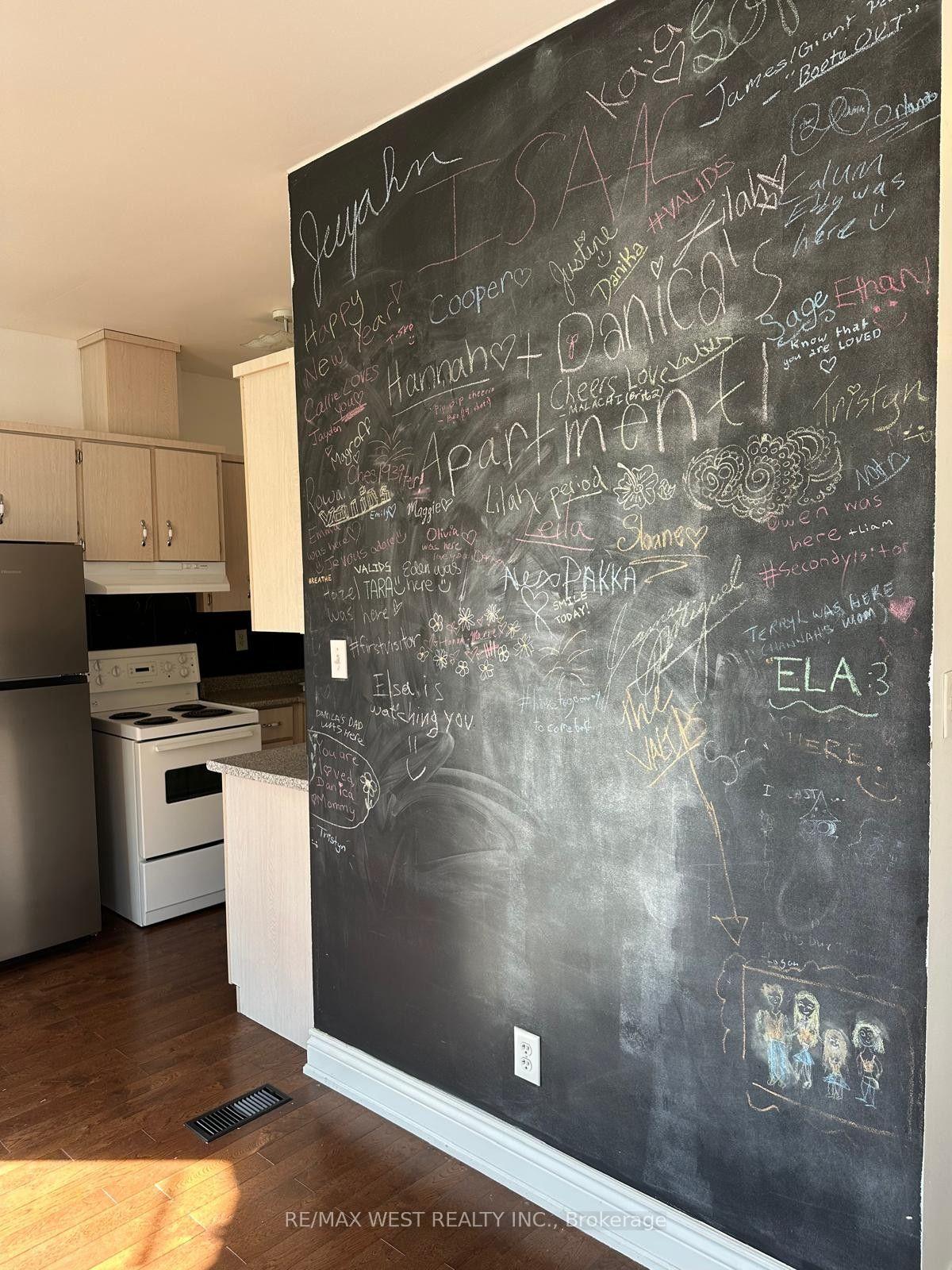 Photo 17 of Unit Second Floor Apt #1, 290 Harbord Street, Toronto, Palmerston-Little Italy — HOMEH