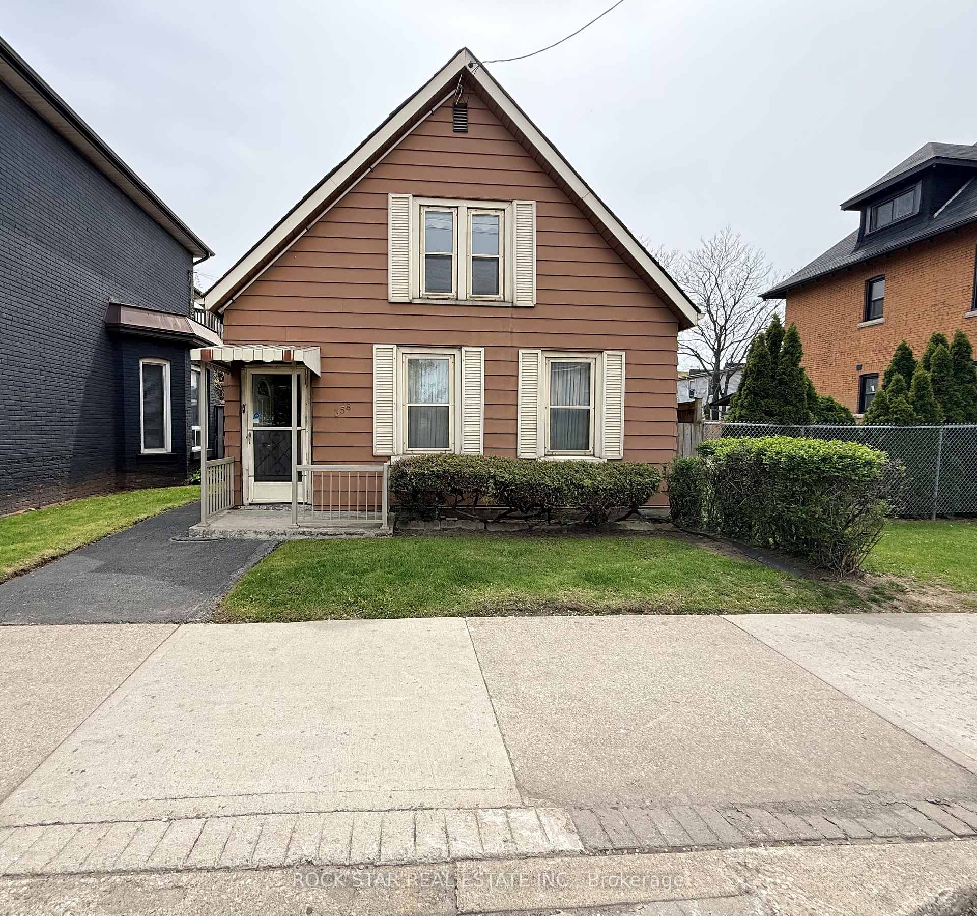 Photo of 358 Barton Street E
