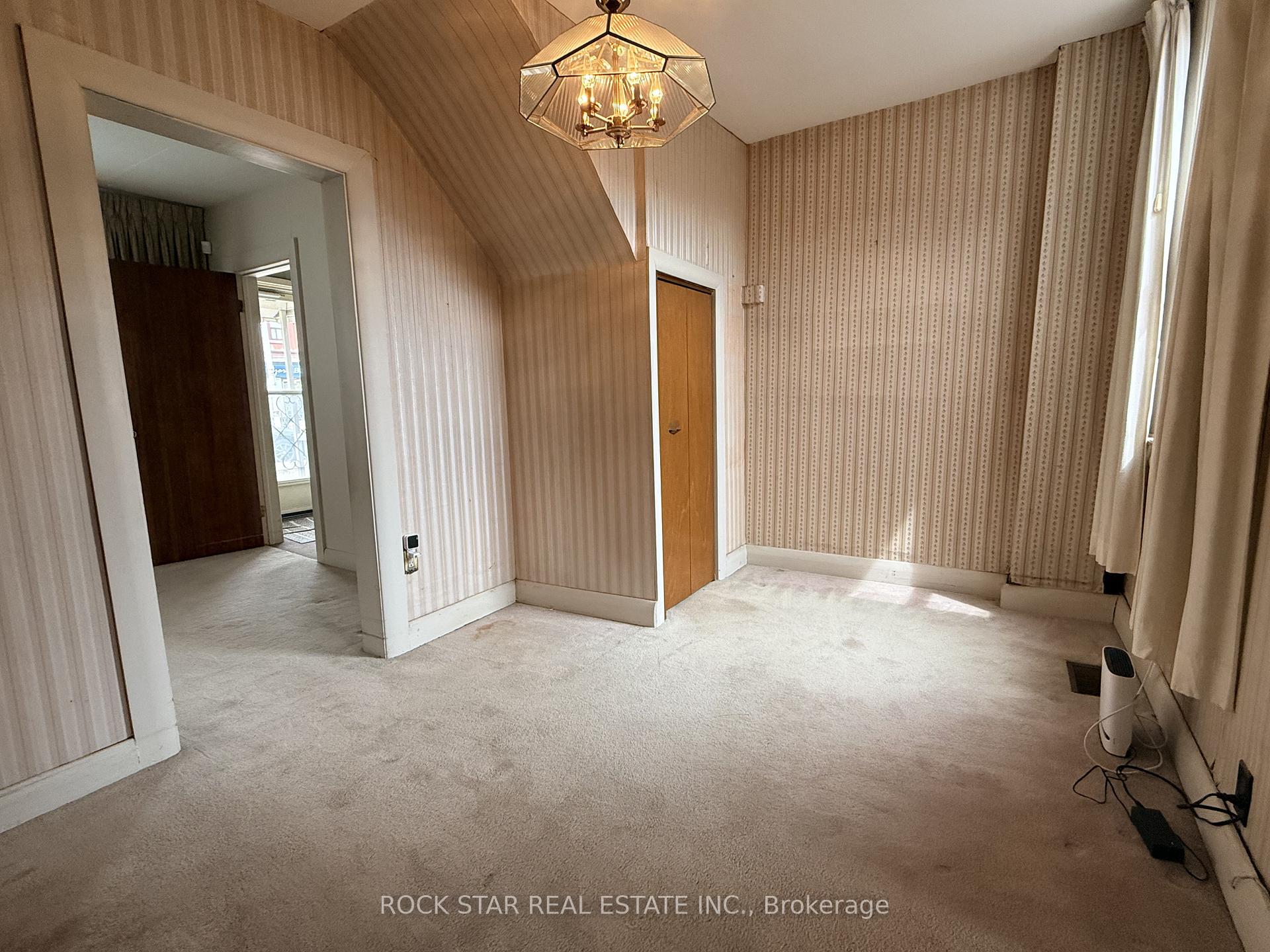 Photo 9 of 358 Barton Street E, Hamilton, Landsdale — HOMEH