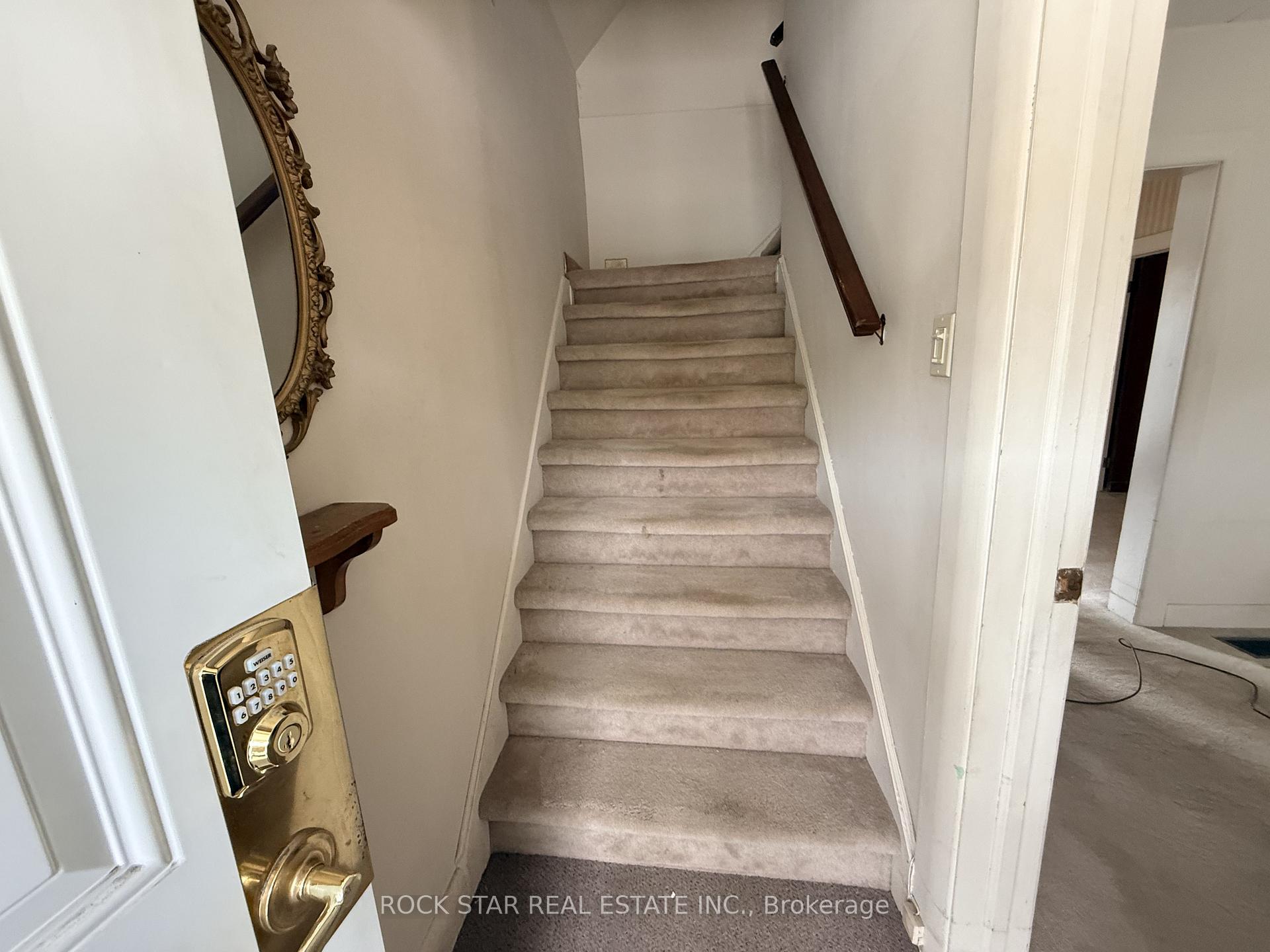 Photo 19 of 358 Barton Street E, Hamilton, Landsdale — HOMEH