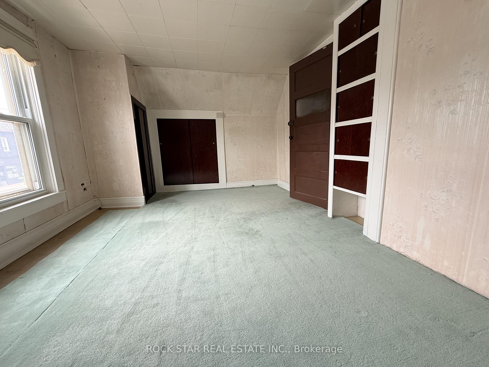 Photo 23 of 358 Barton Street E, Hamilton, Landsdale — HOMEH