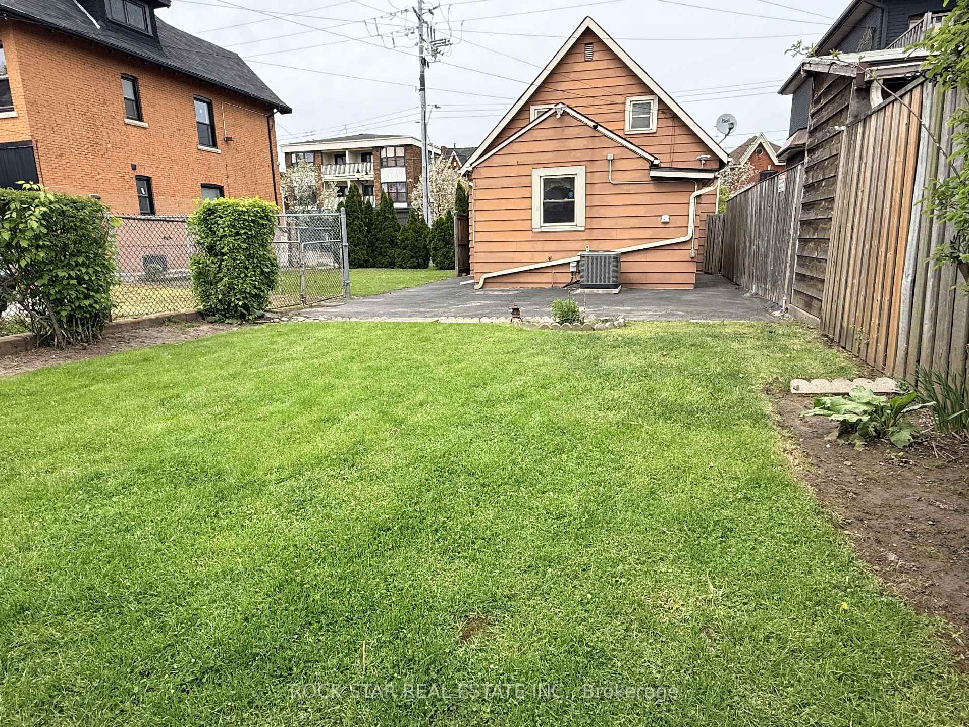 Photo 29 of 358 Barton Street E, Hamilton, Landsdale — HOMEH