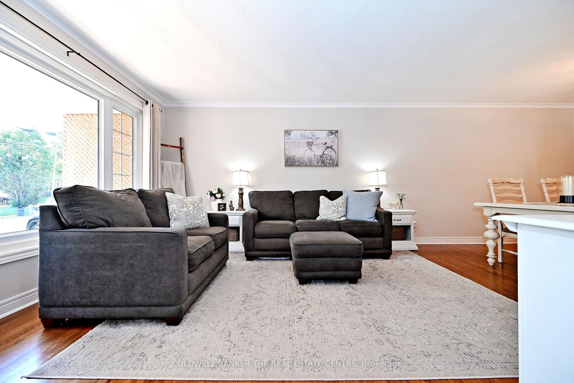 Photo 5 of 140 Lundy's Lane, Newmarket, Huron Heights-Leslie Valley — HOMEH