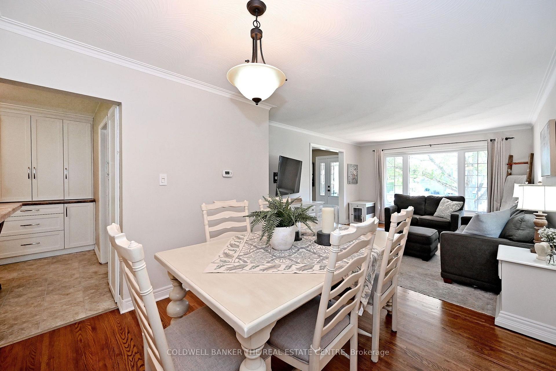 Photo 8 of 140 Lundy's Lane, Newmarket, Huron Heights-Leslie Valley — HOMEH