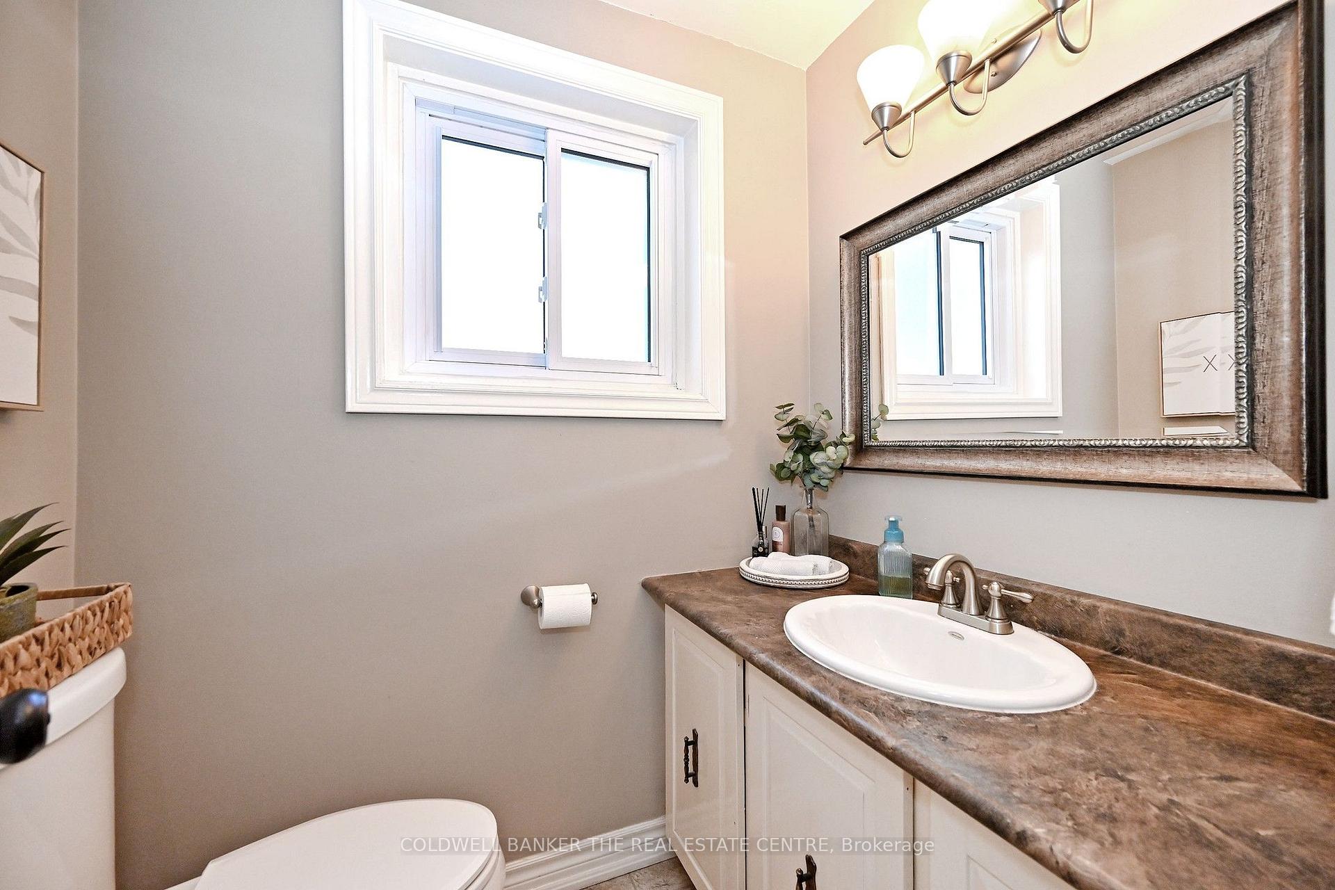Photo 16 of 140 Lundy's Lane, Newmarket, Huron Heights-Leslie Valley — HOMEH