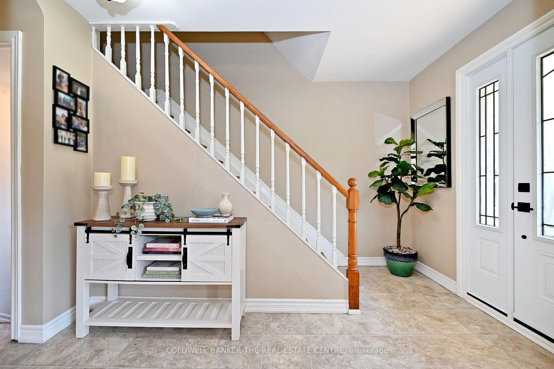 Photo 17 of 140 Lundy's Lane, Newmarket, Huron Heights-Leslie Valley — HOMEH