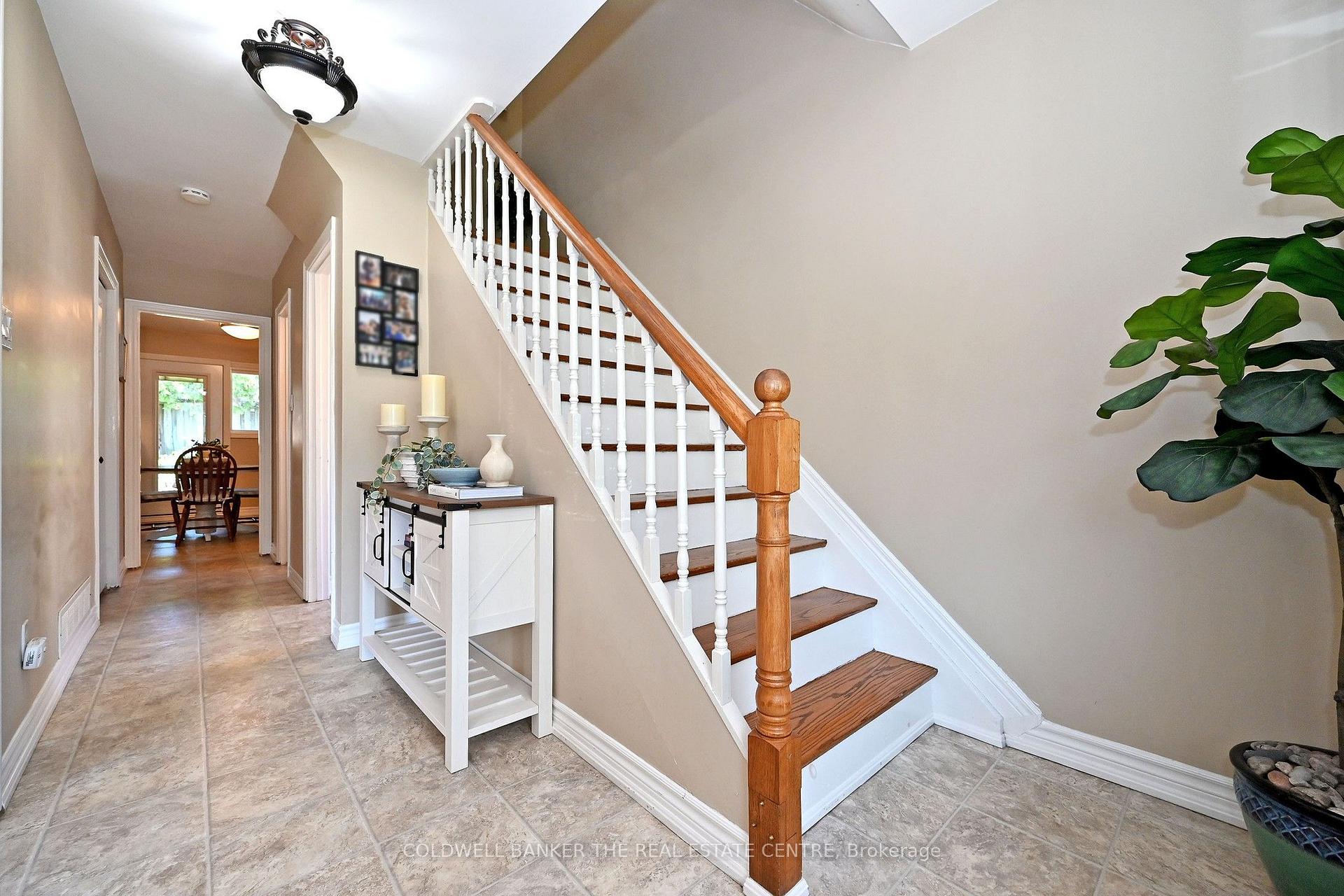 Photo 18 of 140 Lundy's Lane, Newmarket, Huron Heights-Leslie Valley — HOMEH