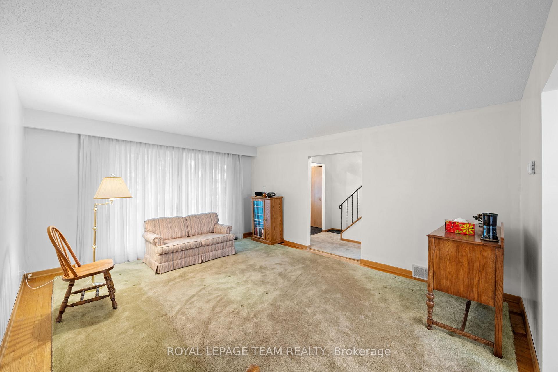 Photo 7 of 7 Centrepark Drive, Ottawa, Blackburn Hamlet — HOMEH