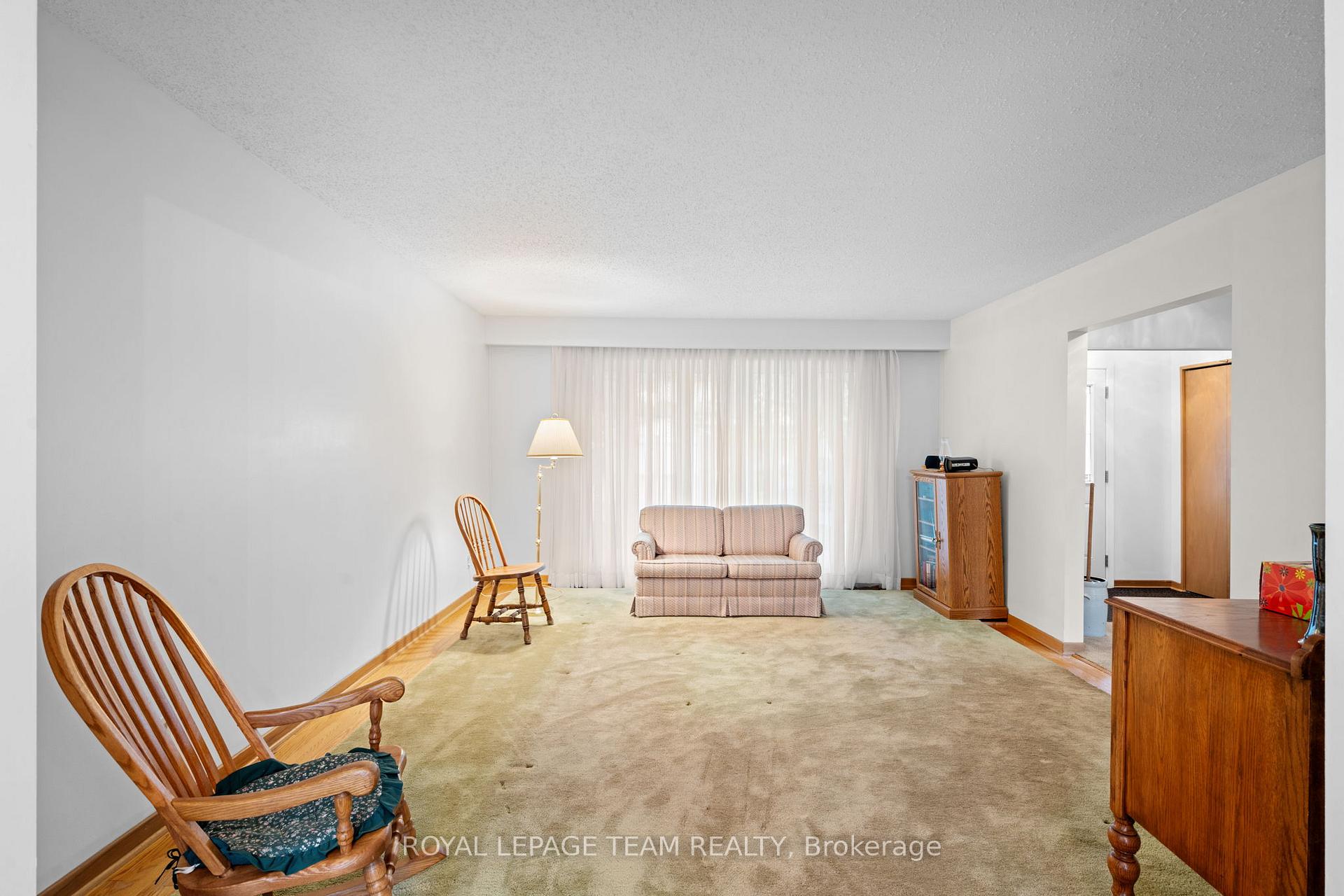 Photo 8 of 7 Centrepark Drive, Ottawa, Blackburn Hamlet — HOMEH