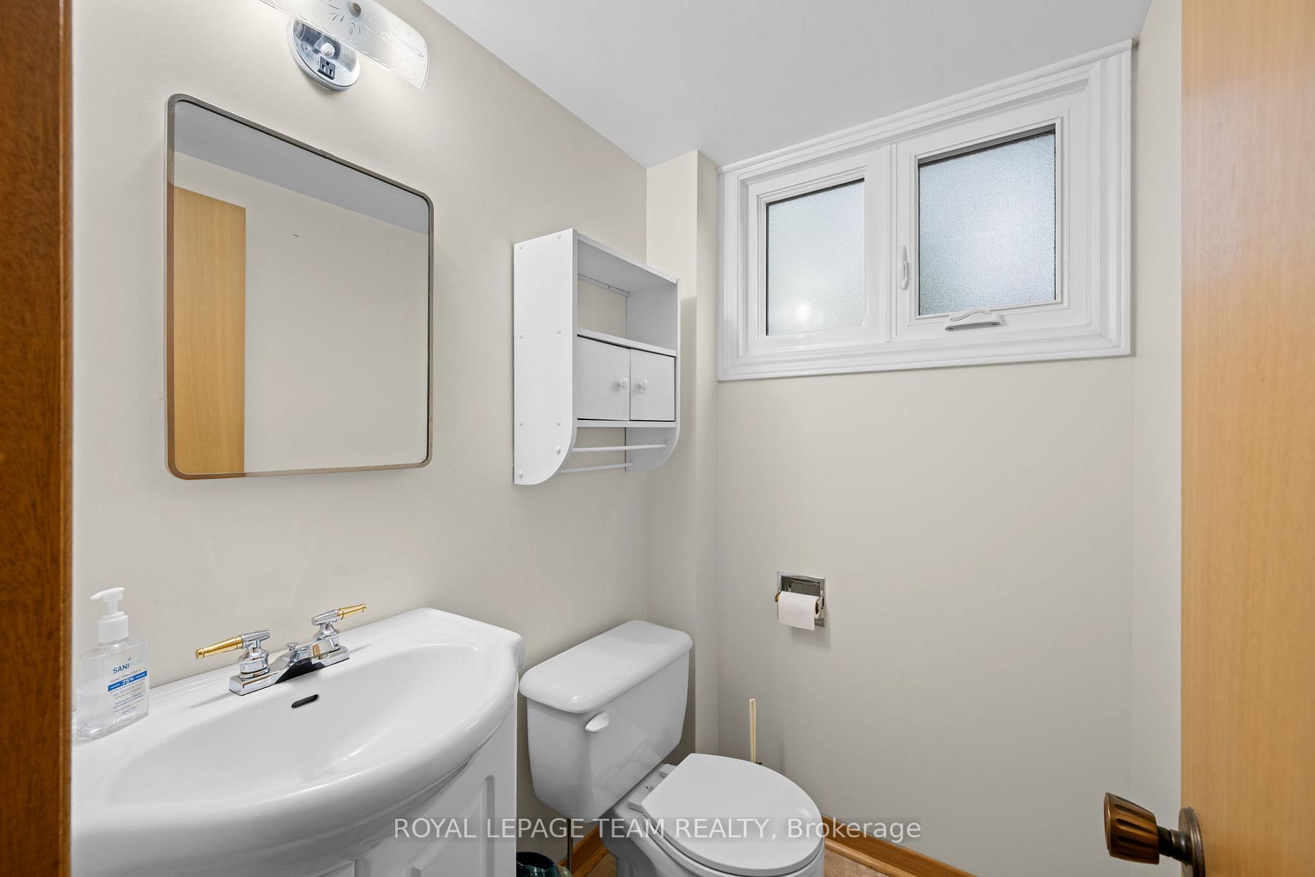 Photo 17 of 7 Centrepark Drive, Ottawa, Blackburn Hamlet — HOMEH