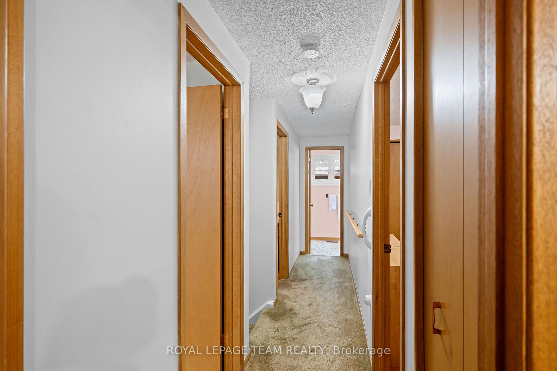 Photo 18 of 7 Centrepark Drive, Ottawa, Blackburn Hamlet — HOMEH