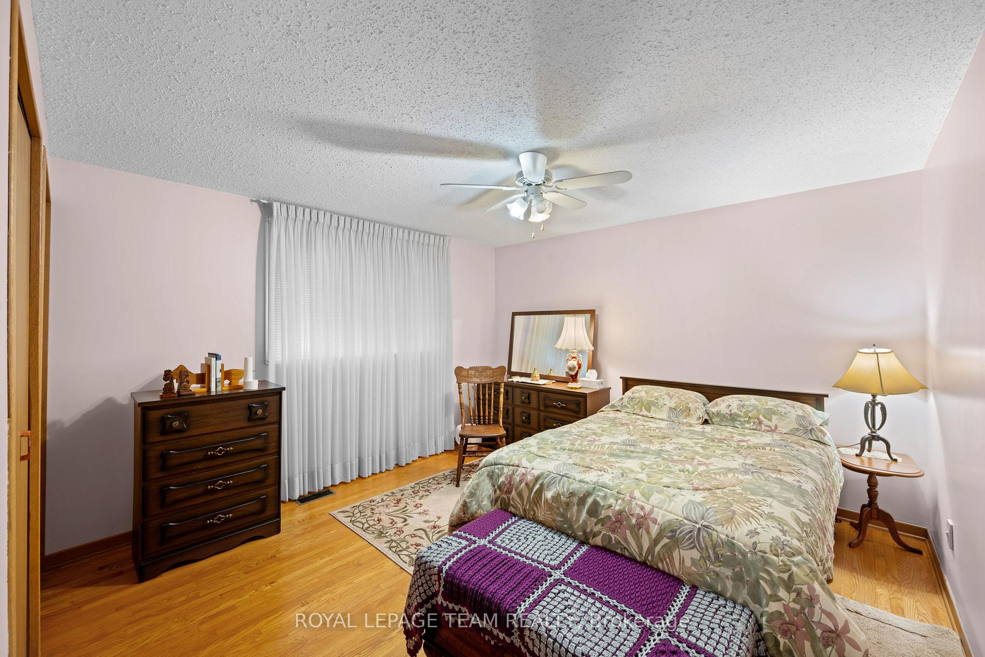 Photo 21 of 7 Centrepark Drive, Ottawa, Blackburn Hamlet — HOMEH