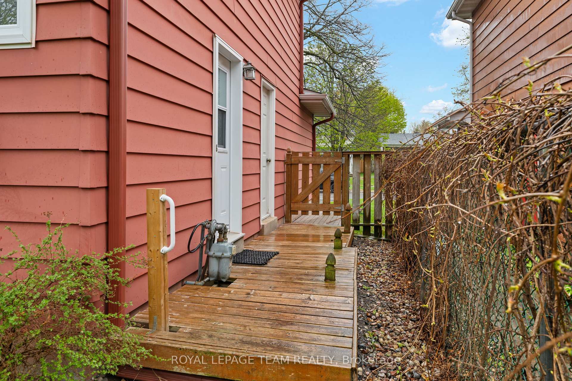 Photo 32 of 7 Centrepark Drive, Ottawa, Blackburn Hamlet — HOMEH