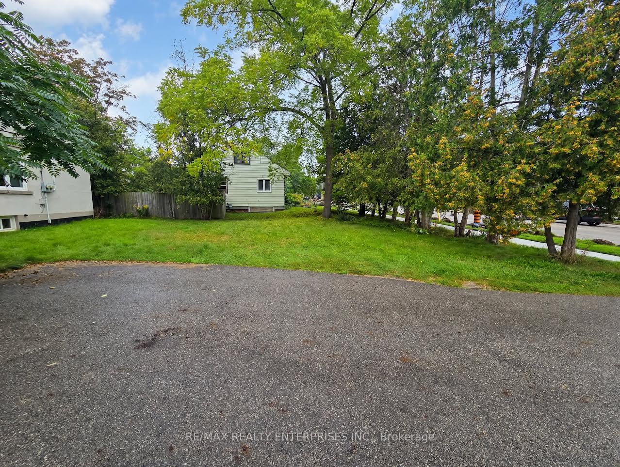 Photo 4 of 1228 Haig Boulevard, Mississauga, Lakeview — HOMEH