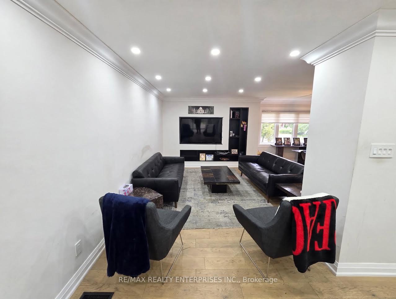 Photo 6 of 1228 Haig Boulevard, Mississauga, Lakeview — HOMEH