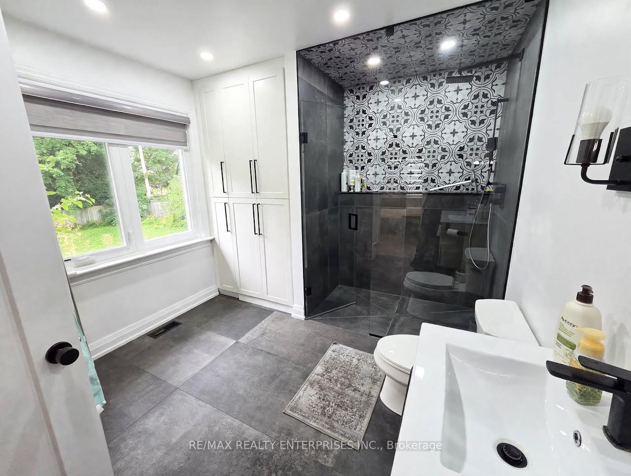 Photo 10 of 1228 Haig Boulevard, Mississauga, Lakeview — HOMEH
