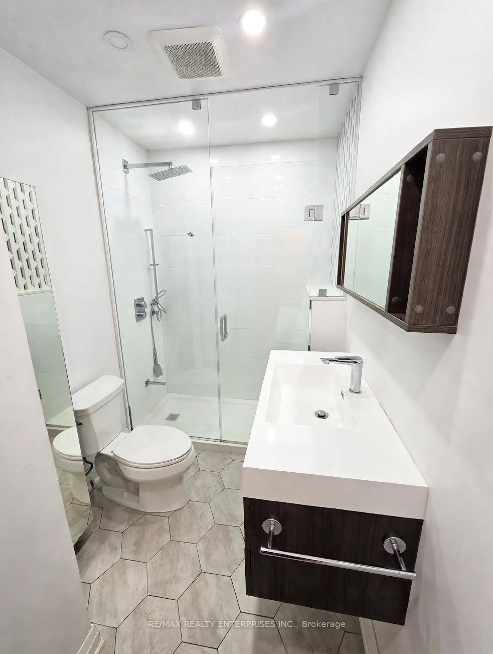 Photo 11 of 1228 Haig Boulevard, Mississauga, Lakeview — HOMEH