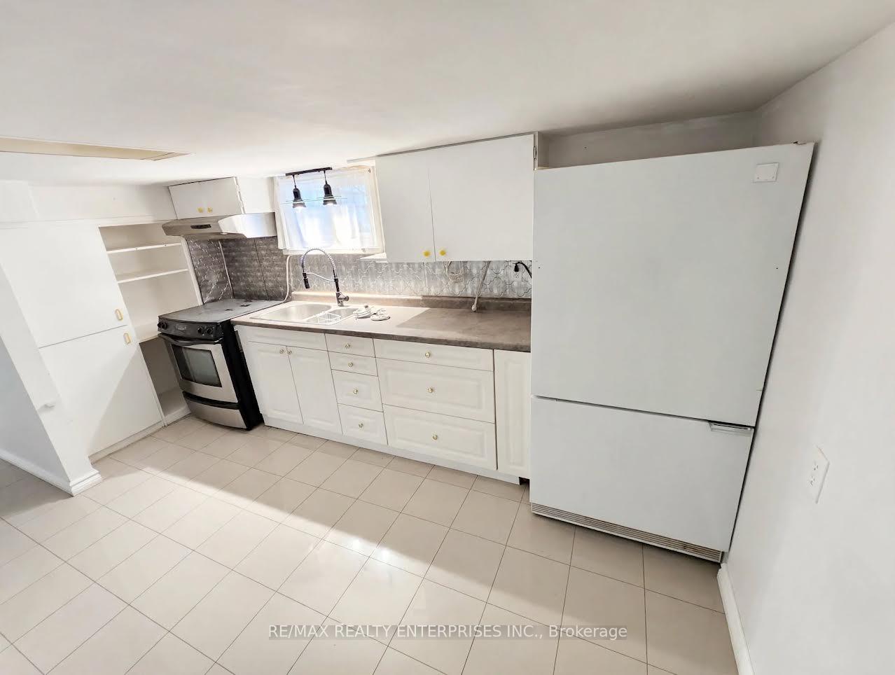 Photo 17 of 1228 Haig Boulevard, Mississauga, Lakeview — HOMEH