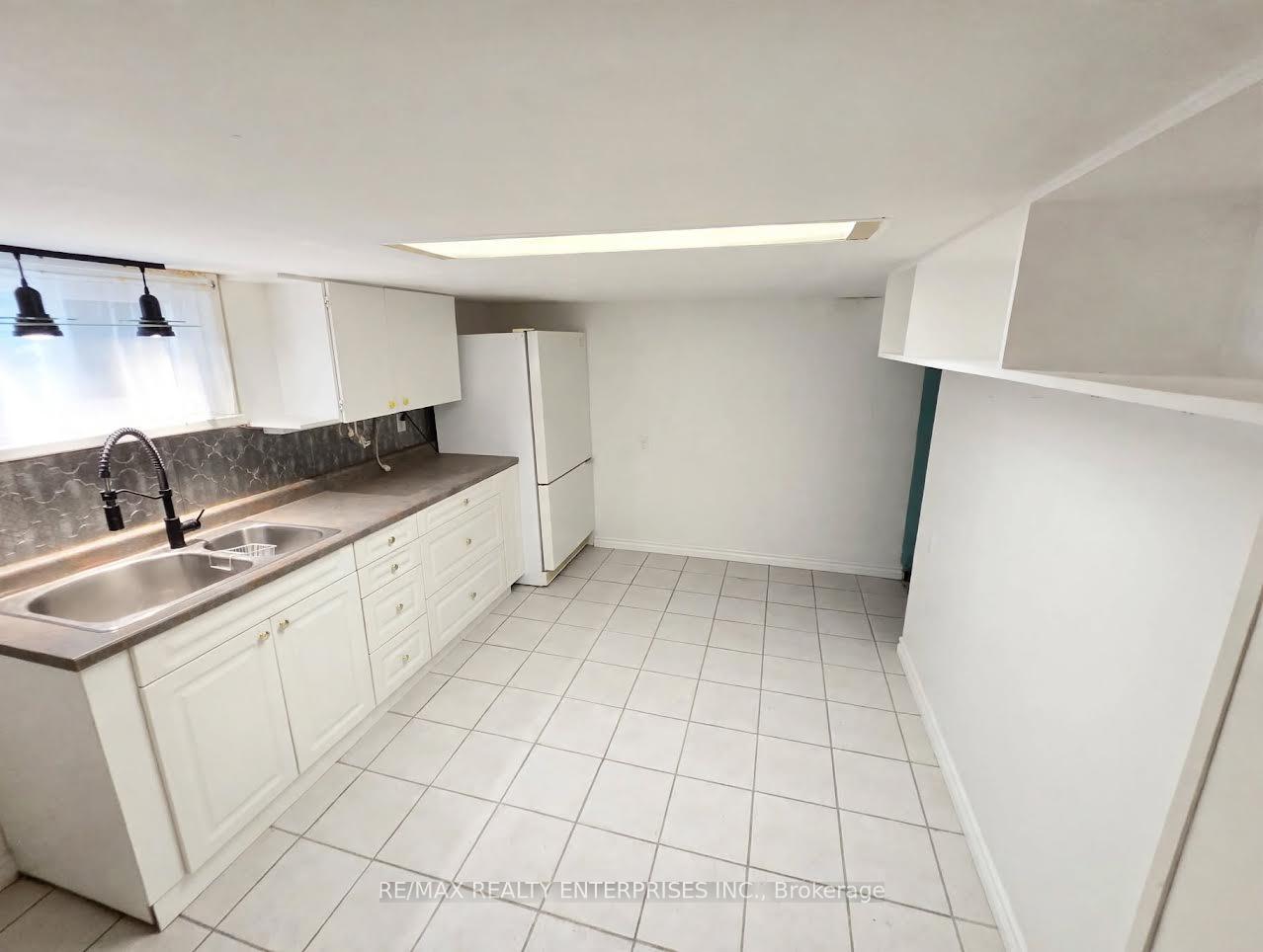 Photo 18 of 1228 Haig Boulevard, Mississauga, Lakeview — HOMEH