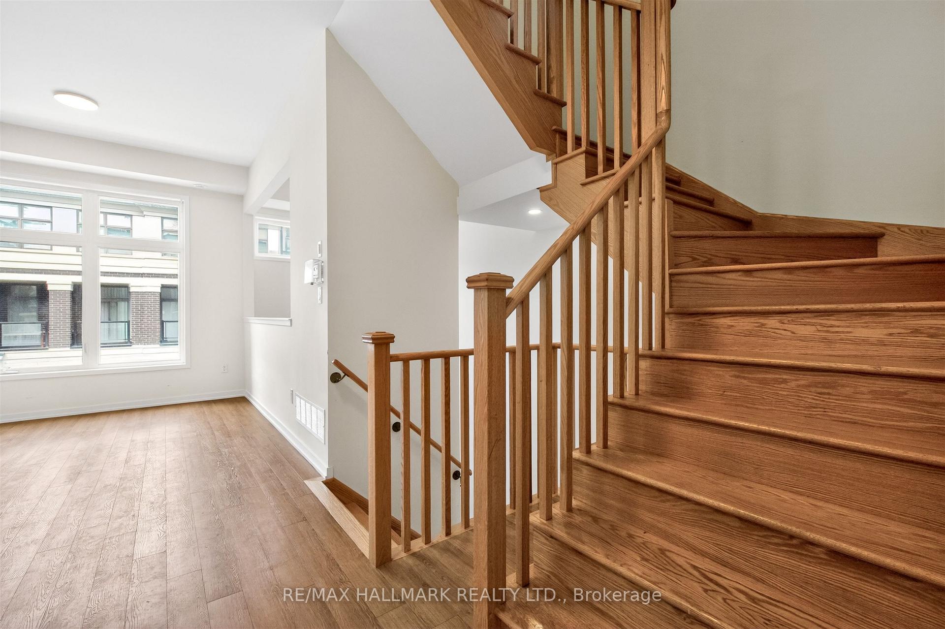 Photo 12 of 62 Pantheon Lane, Markham, Wismer — HOMEH