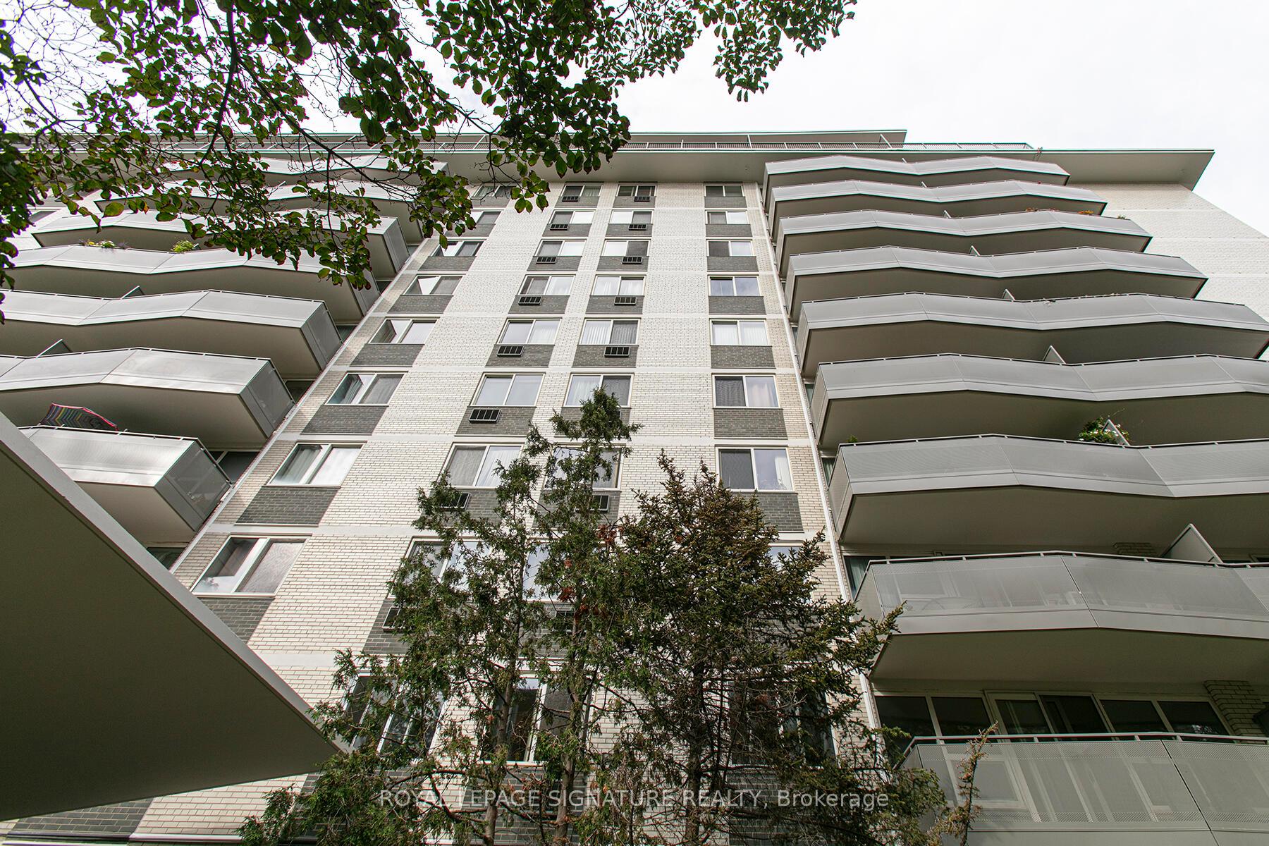 Photo 3 of Unit 201, 10 Shallmar Boulevard, Toronto, Forest Hill North — HOMEH