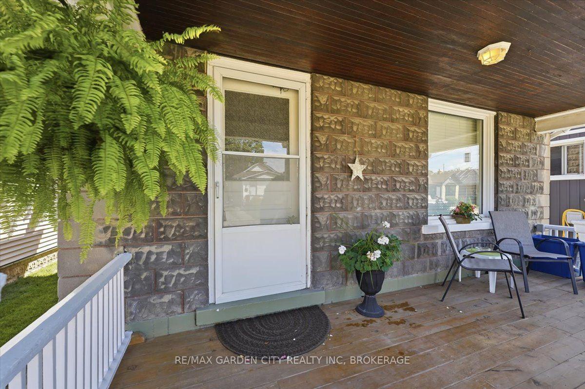 Photo 4 of 70 Lowell Avenue, St. Catharines, Downtown — HOMEH
