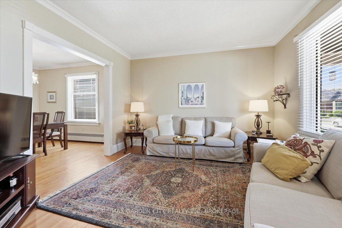 Photo 7 of 70 Lowell Avenue, St. Catharines, Downtown — HOMEH