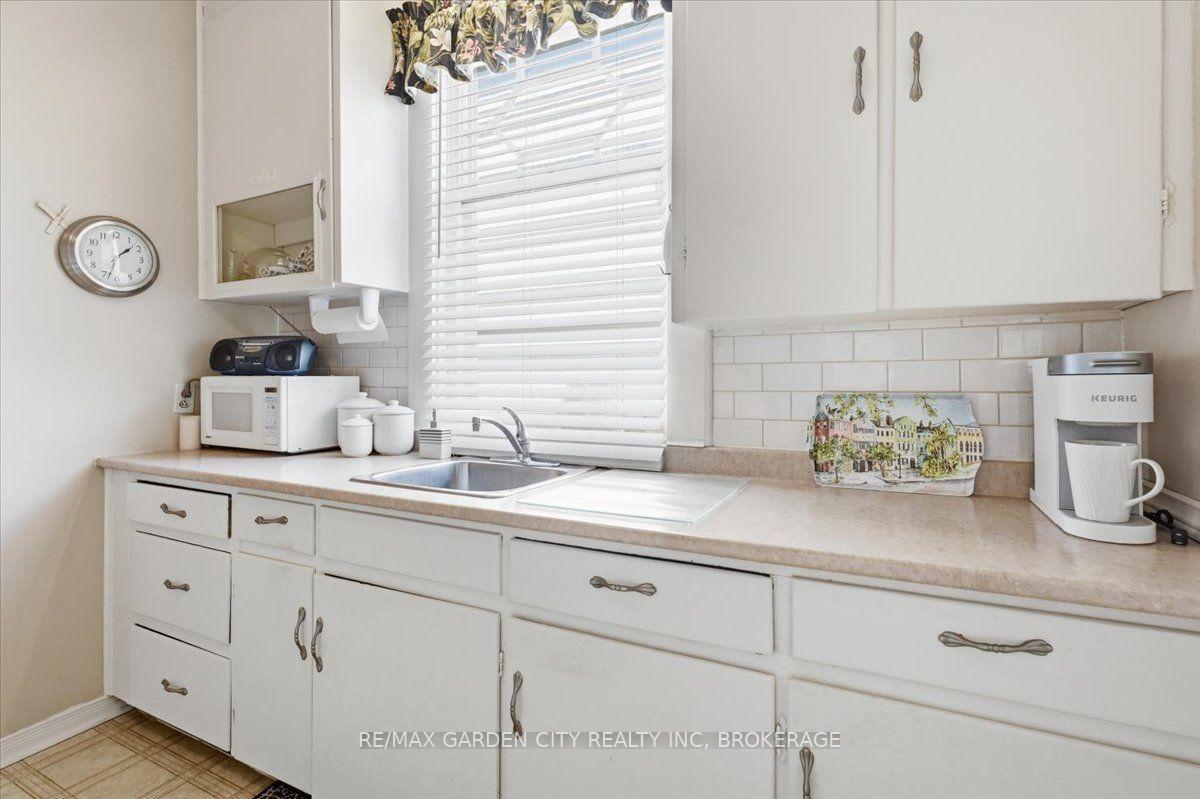 Photo 12 of 70 Lowell Avenue, St. Catharines, Downtown — HOMEH