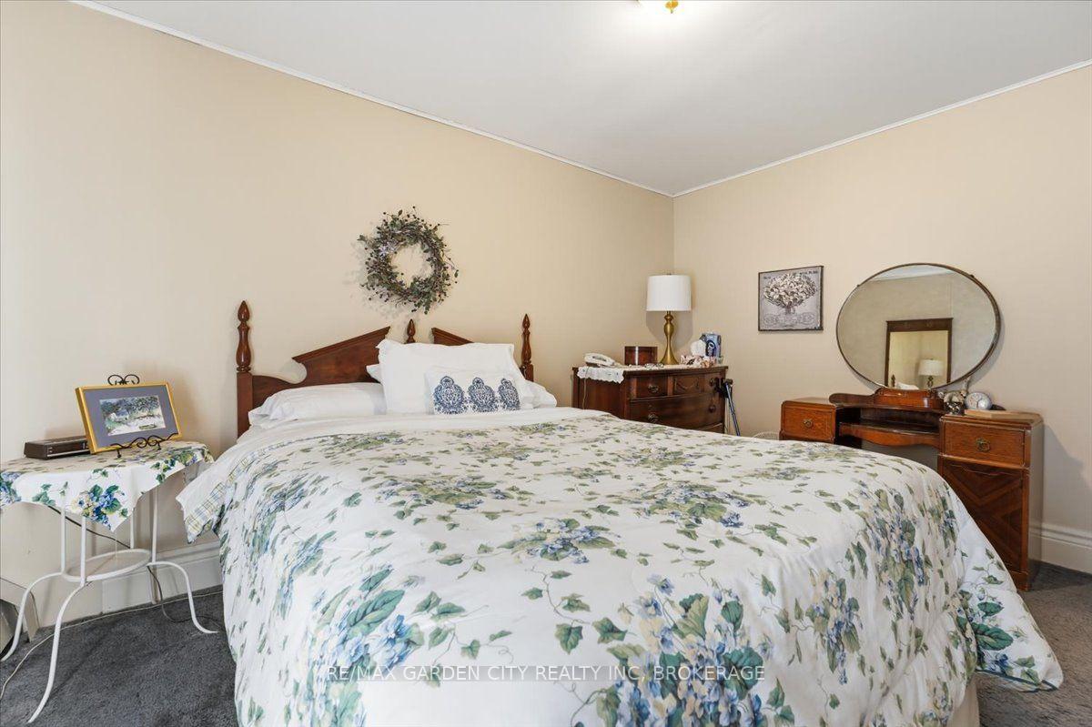 Photo 18 of 70 Lowell Avenue, St. Catharines, Downtown — HOMEH
