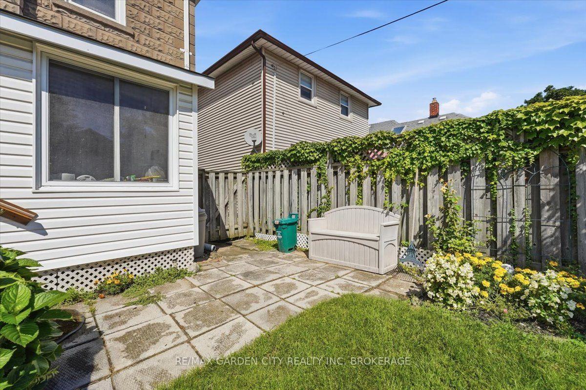Photo 28 of 70 Lowell Avenue, St. Catharines, Downtown — HOMEH