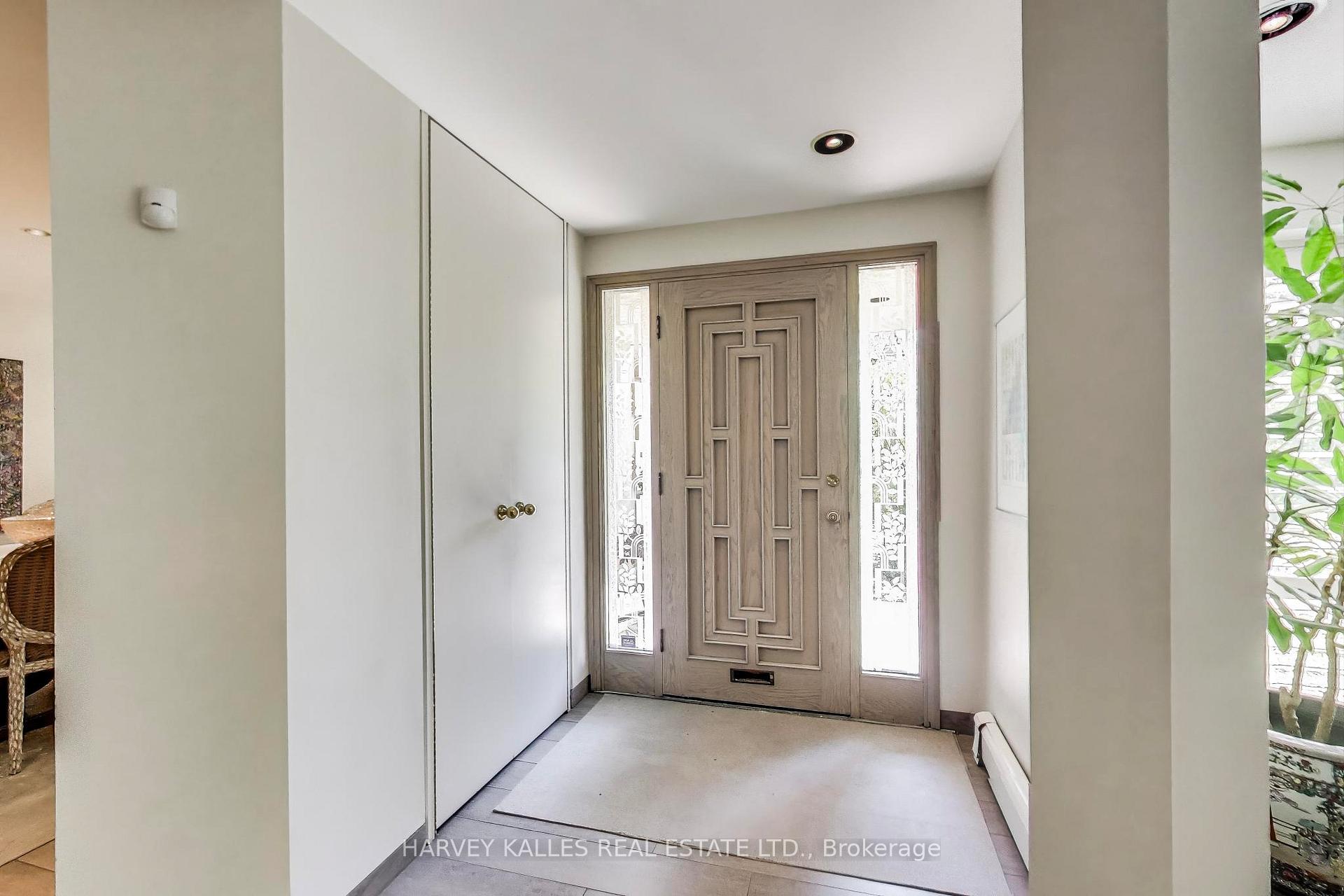 Photo 4 of 103 Vesta Drive, Toronto, Forest Hill South — HOMEH