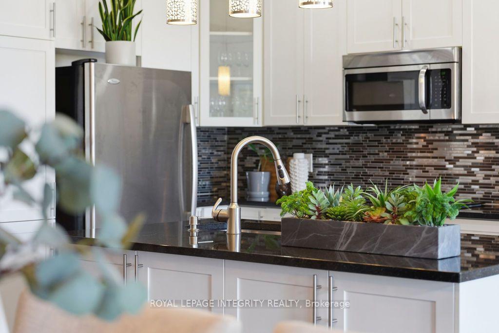 Photo 18 of 565 Remnor Avenue, Ottawa, Kanata - Kanata Lakes/Heritage Hills — HOMEH