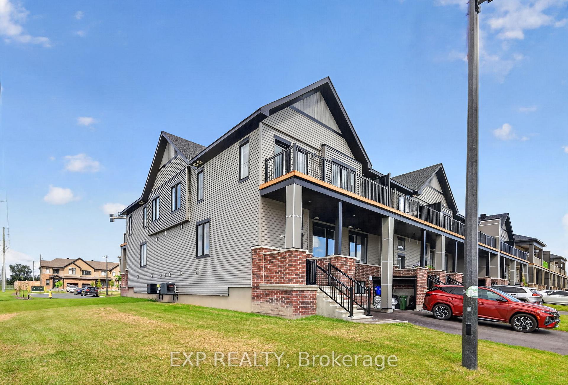 Photo 2 of 401 Broadcast Avenue, Ottawa, Avalon West — HOMEH