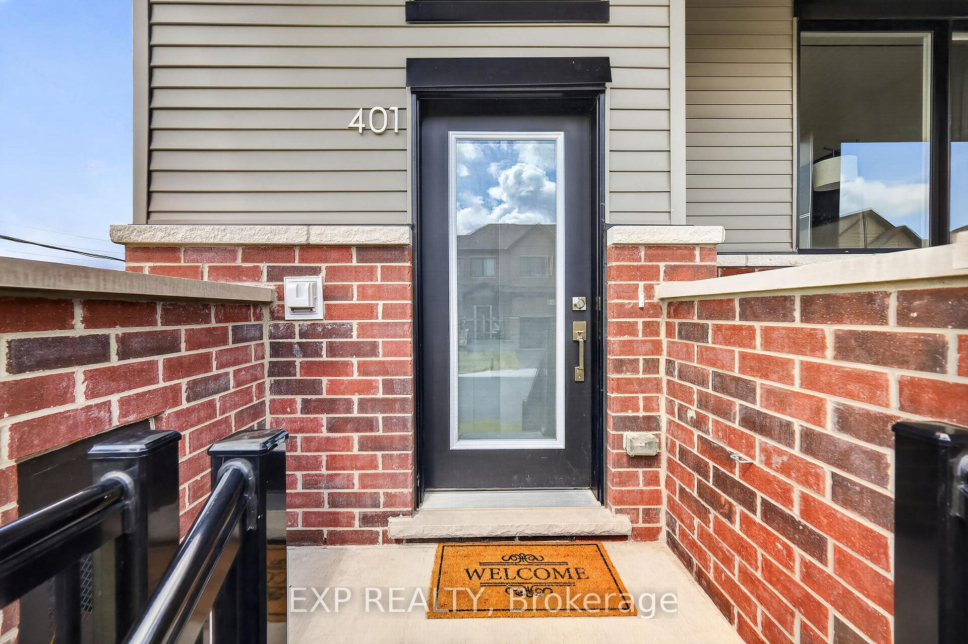 Photo 3 of 401 Broadcast Avenue, Ottawa, Avalon West — HOMEH