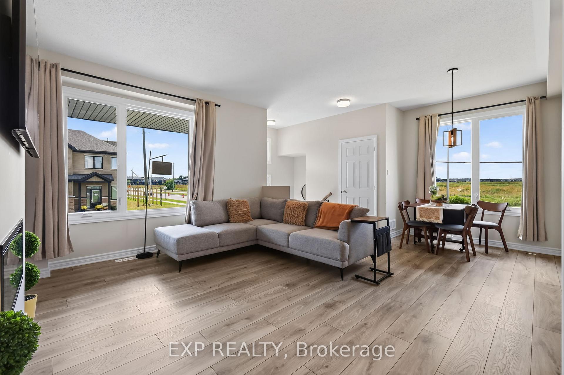 Photo 6 of 401 Broadcast Avenue, Ottawa, Avalon West — HOMEH