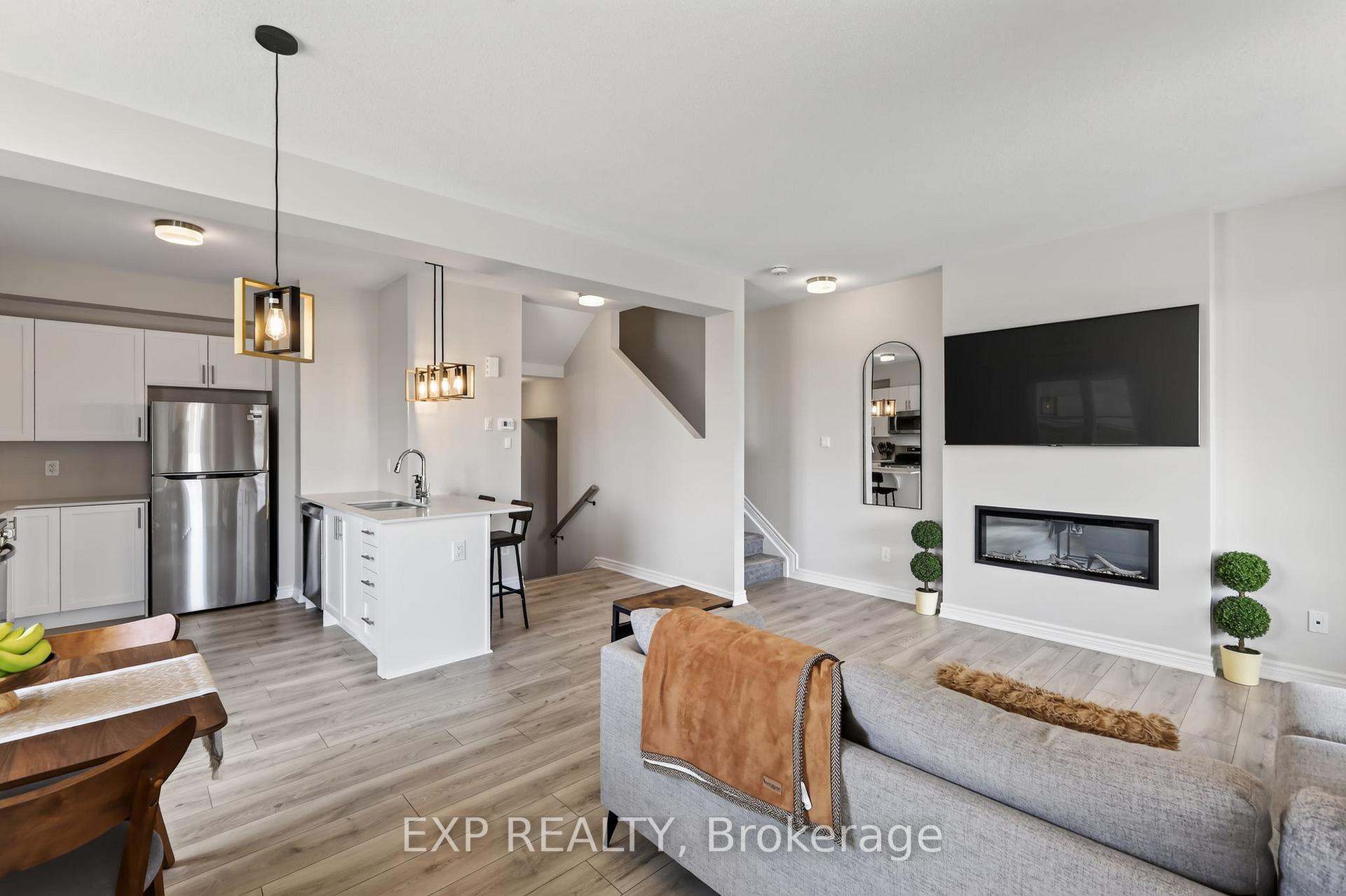 Photo 8 of 401 Broadcast Avenue, Ottawa, Avalon West — HOMEH