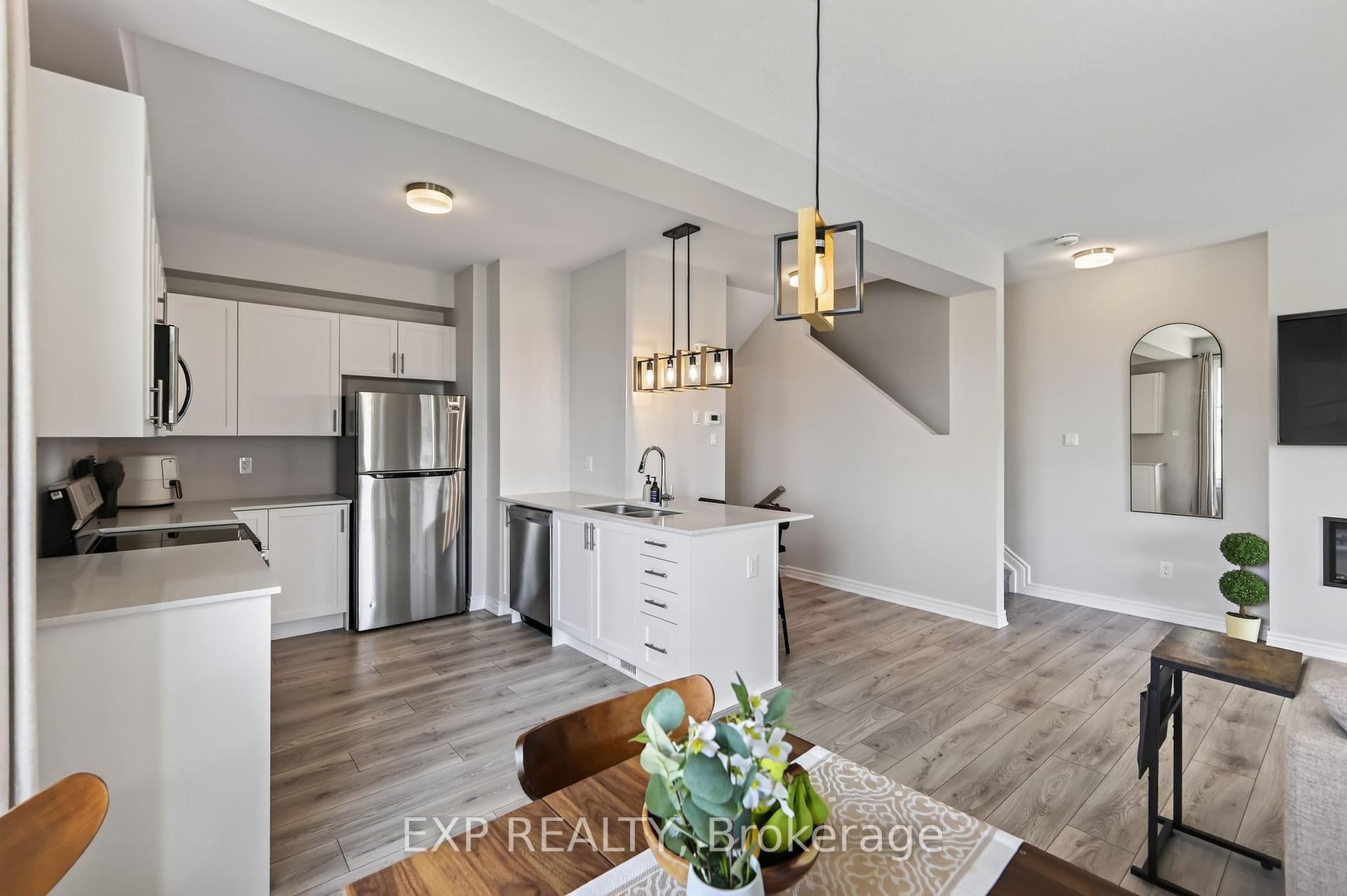 Photo 11 of 401 Broadcast Avenue, Ottawa, Avalon West — HOMEH