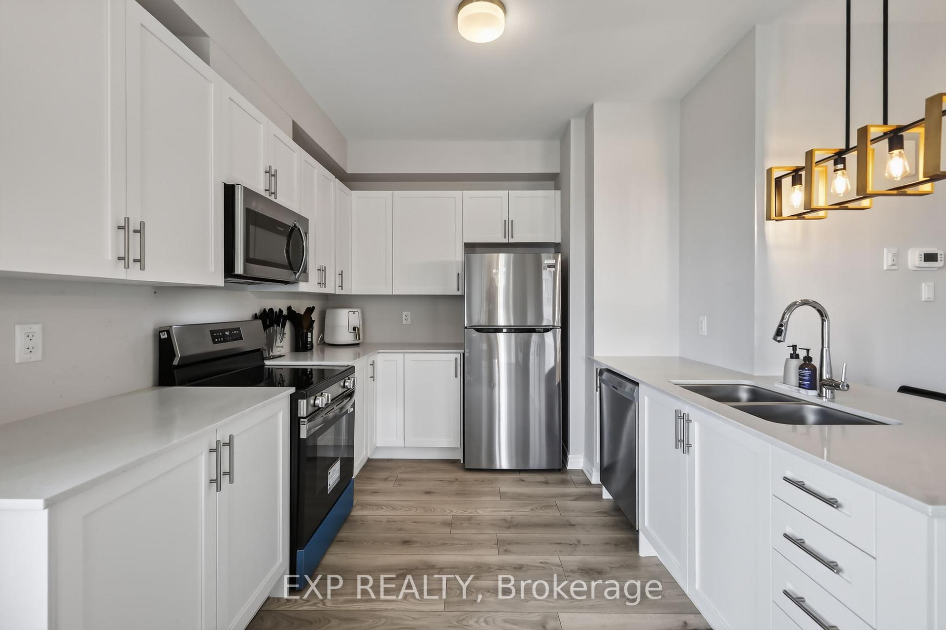Photo 13 of 401 Broadcast Avenue, Ottawa, Avalon West — HOMEH