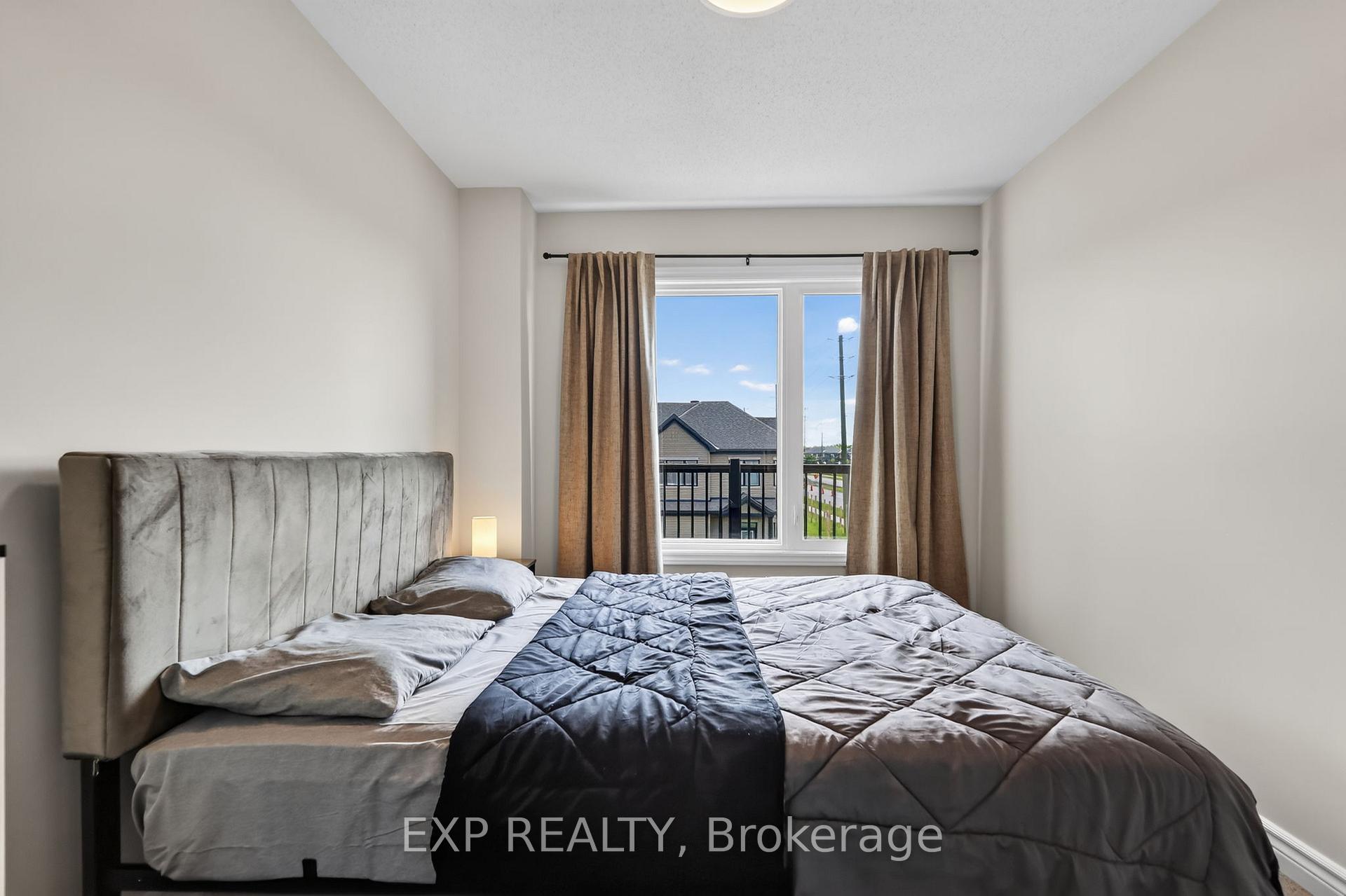 Photo 15 of 401 Broadcast Avenue, Ottawa, Avalon West — HOMEH