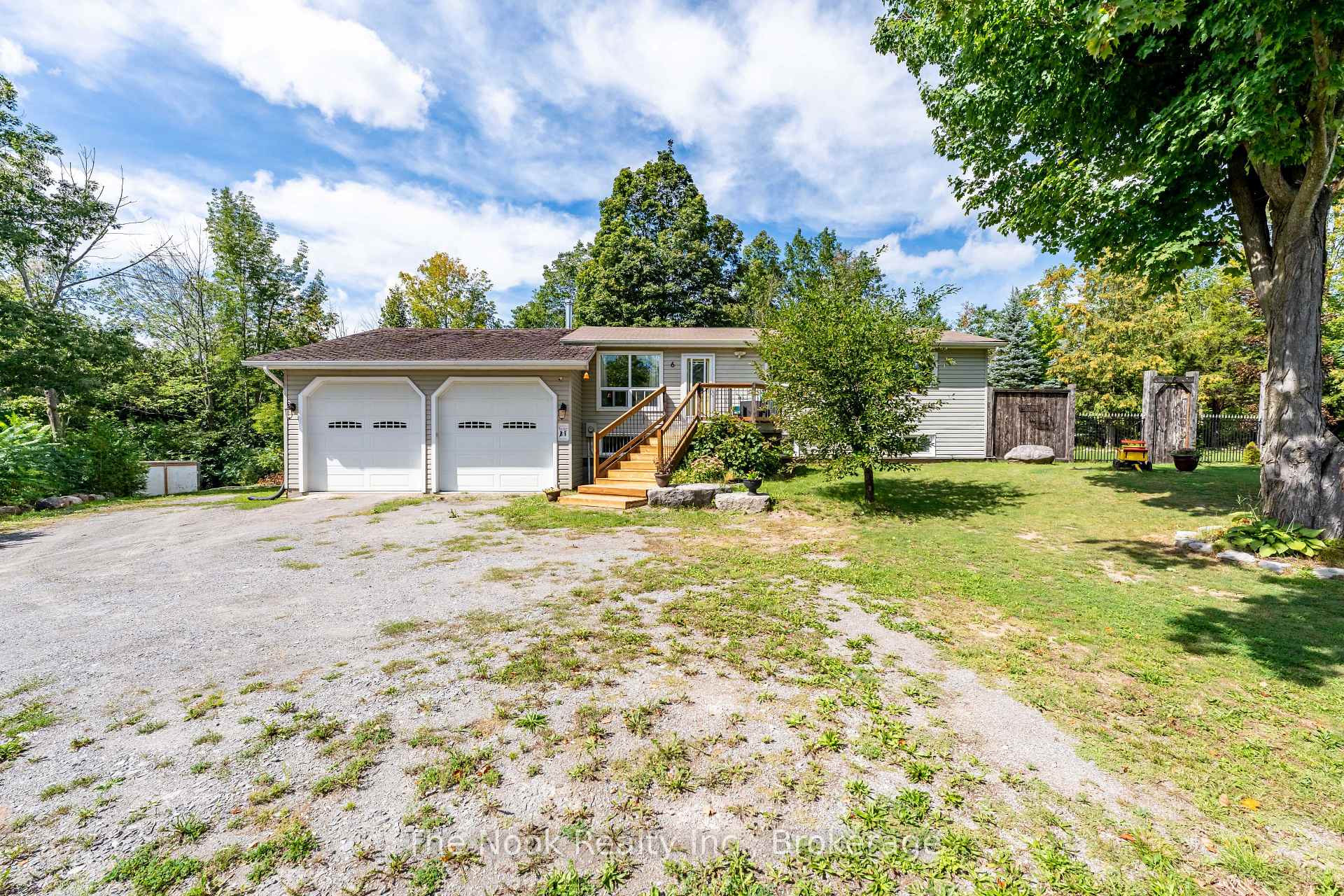 Photo 3 of 6 Cedar Terrace, Trent Lakes — HOMEH