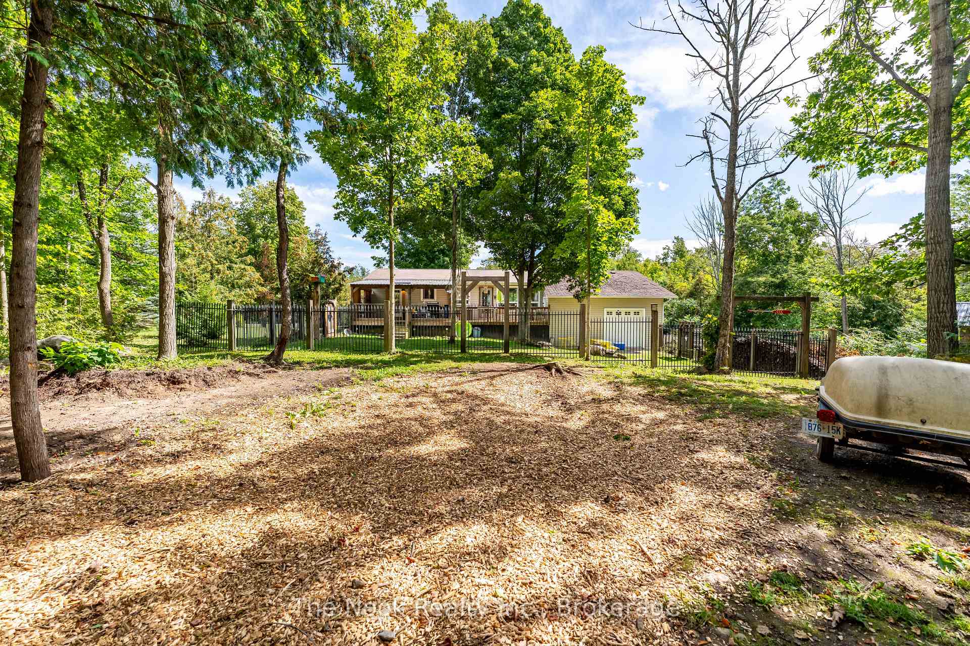 Photo 12 of 6 Cedar Terrace, Trent Lakes — HOMEH