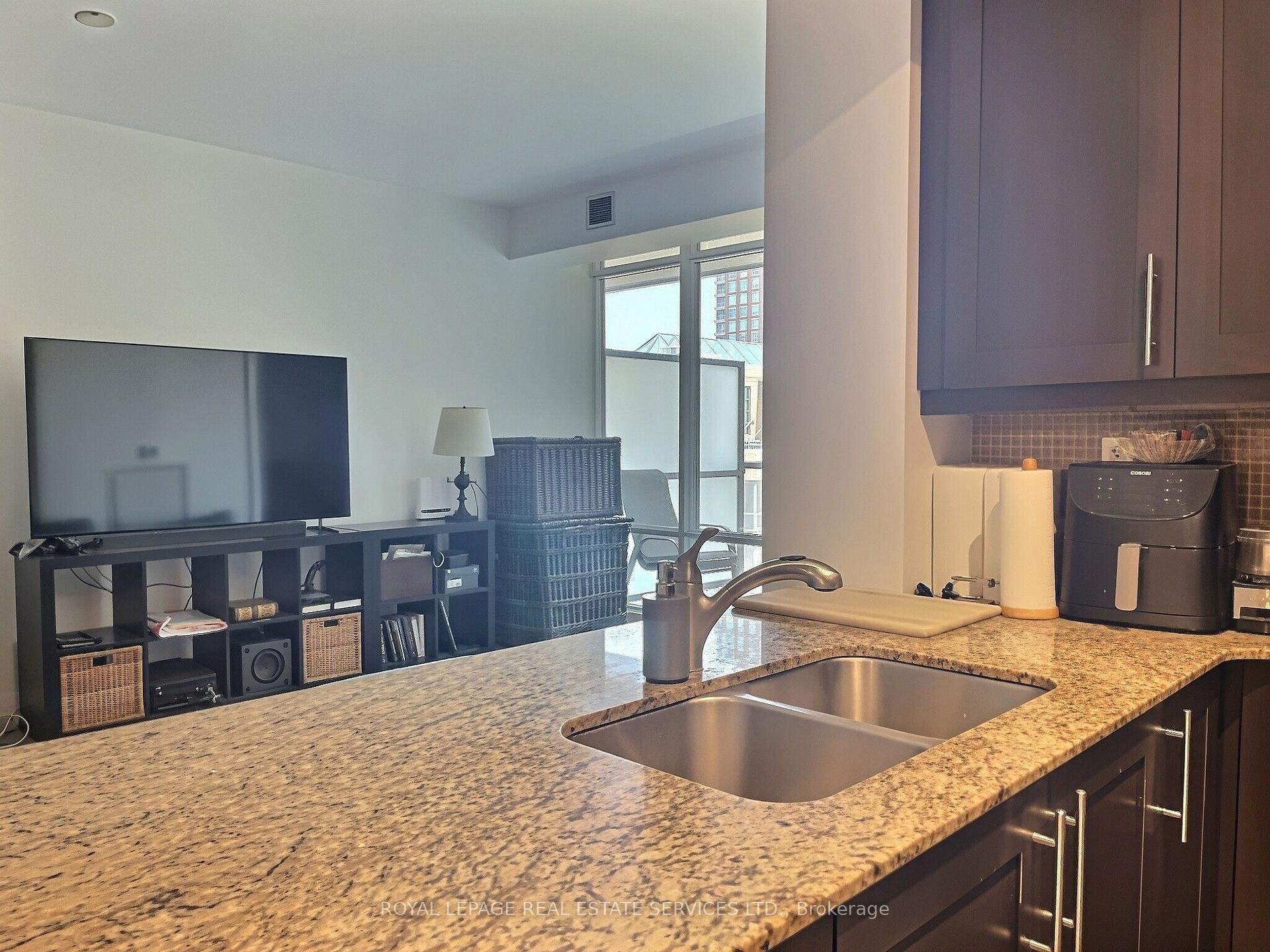 Photo 5 of Unit 701, 1 Bedford Road, Toronto, The Annex — HOMEH