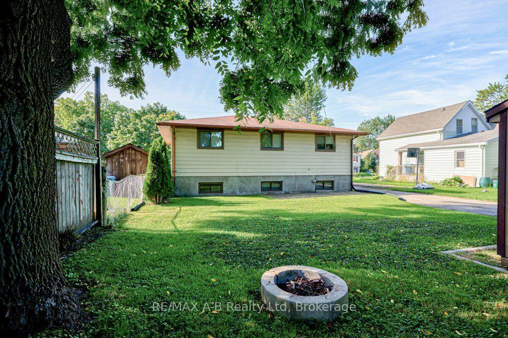 Photo 5 of 56 Brant Street, Stratford — HOMEH