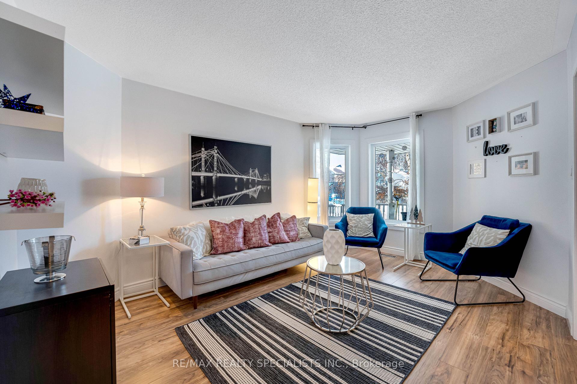 Photo 9 of 7 Banington Crescent, Brampton, Snelgrove — HOMEH