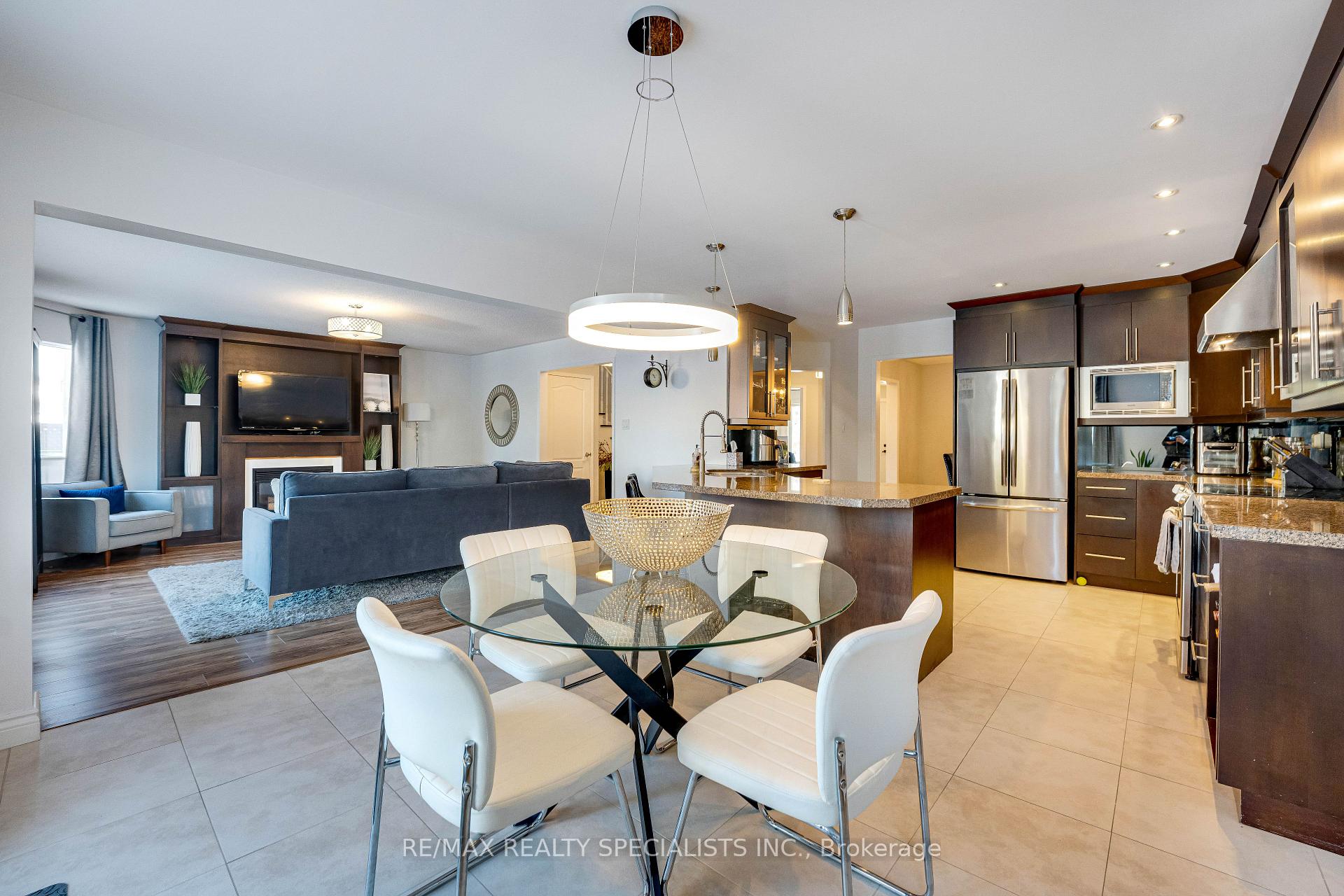 Photo 12 of 7 Banington Crescent, Brampton, Snelgrove — HOMEH