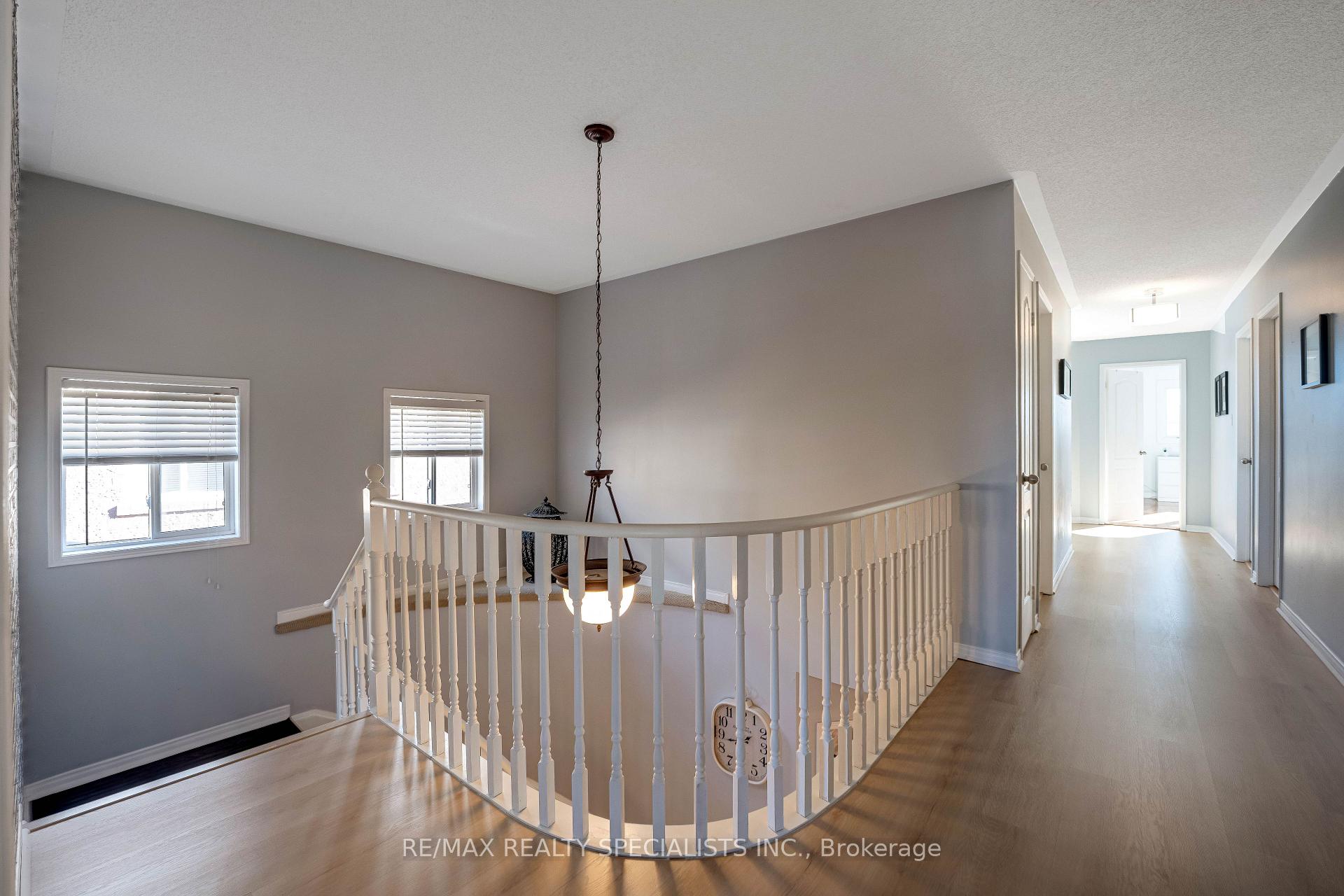 Photo 16 of 7 Banington Crescent, Brampton, Snelgrove — HOMEH