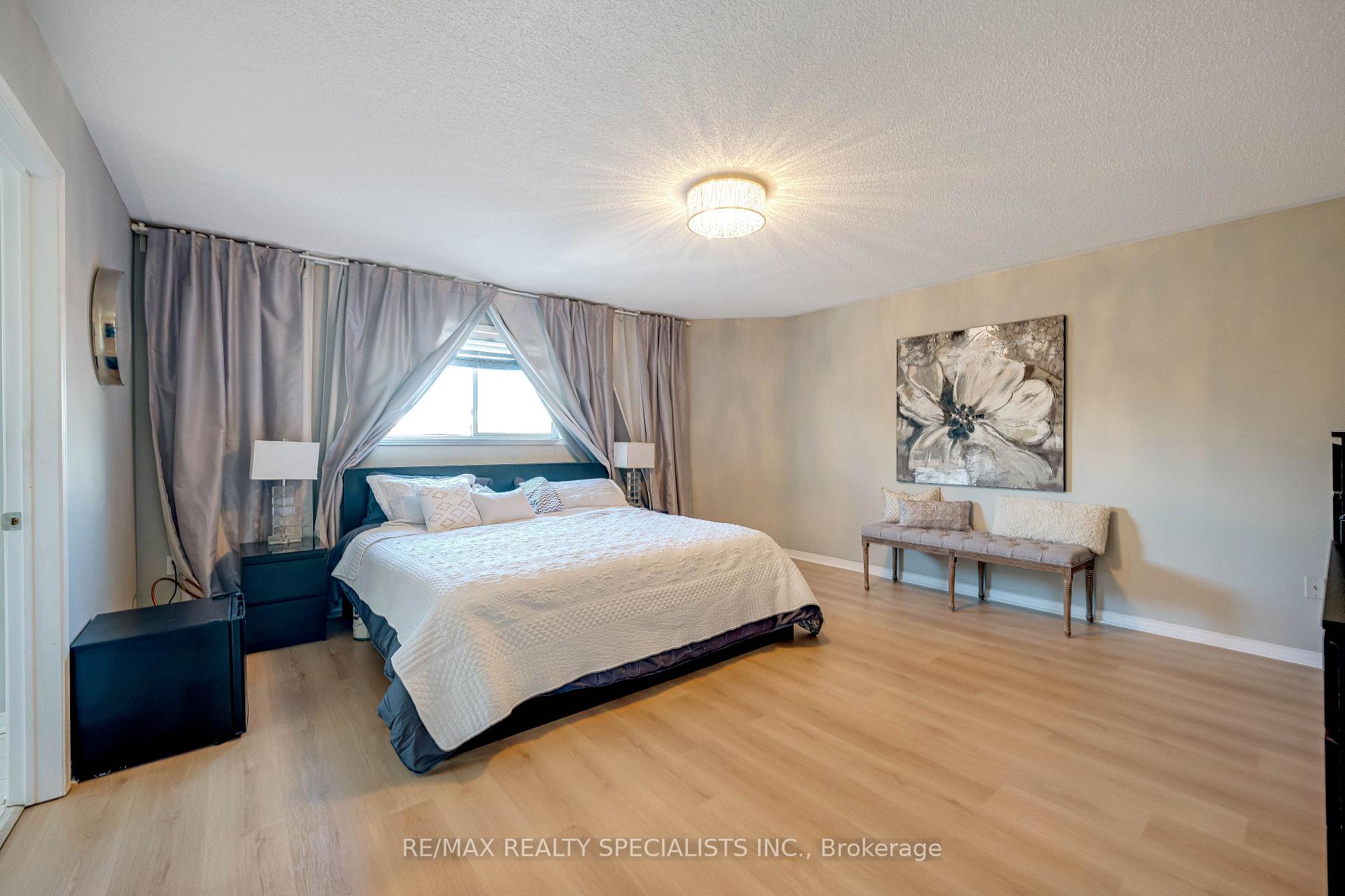 Photo 18 of 7 Banington Crescent, Brampton, Snelgrove — HOMEH